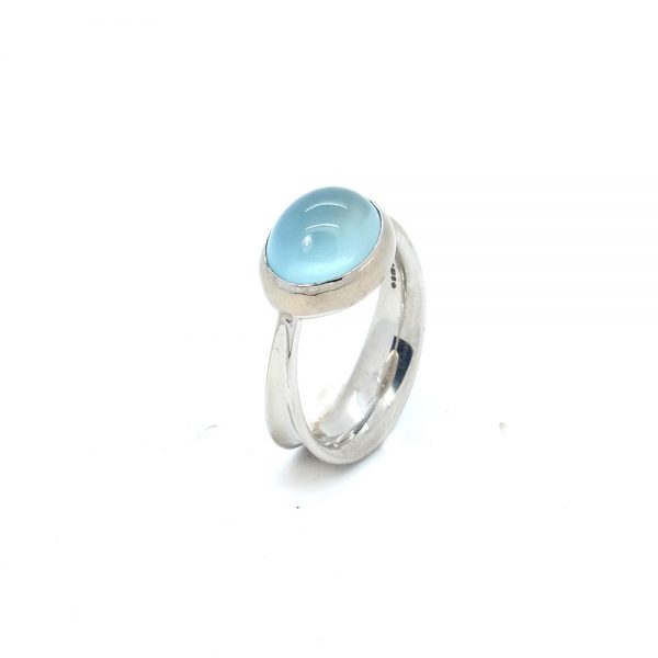 Ribbon Seaweed Ring by Serena Fox Jewellery 18 carat white gold ring with aquamarine cabochon