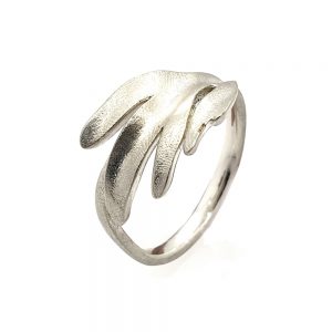 Serena Fox Pinnata Ring Silver