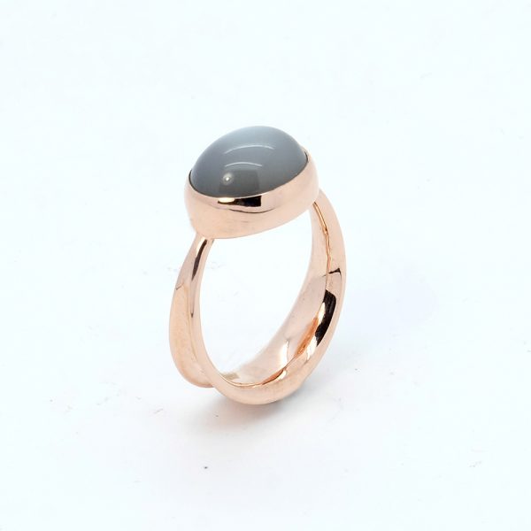 Serena Fox Ribbon Seaweed grey moonstone ring in 18 carat Rose Gold