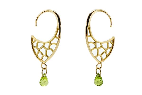 Serena Fox Atlantis Shield Earrings in 18 carat yellow gold, with peridot briolettes